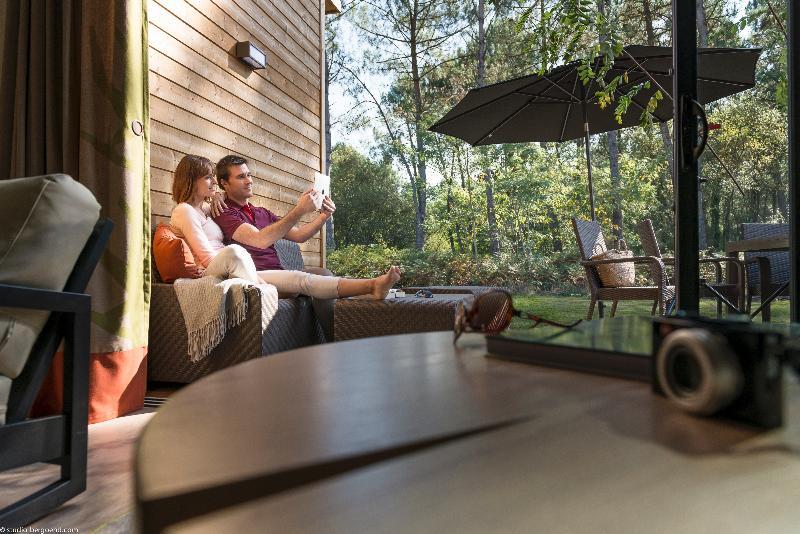 Center Parcs Le Bois Aux Daims Hotel Morton Exterior photo